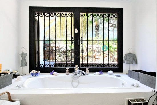 4 slaapkamer Villa te koop in Manilva met garage - € 1.250.000 (Ref: 6841761)