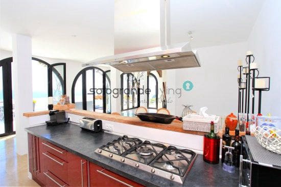 4 slaapkamer Villa te koop in Manilva met garage - € 1.250.000 (Ref: 6841761)