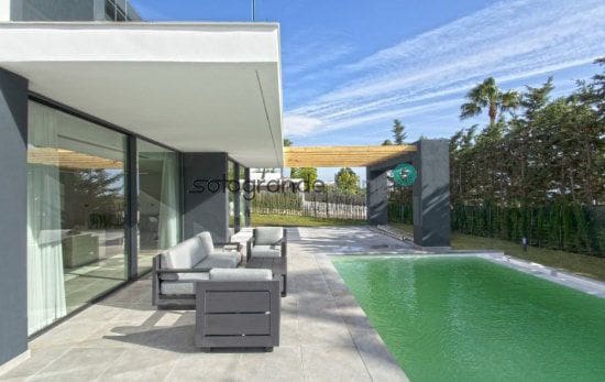 4 chambre Villa/Maison à vendre à Estepona - 1 499 000 € (Ref: 6945462)