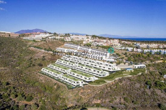 4 bedroom Villa for sale in Manilva with garage - € 490,000 (Ref: 6952989)