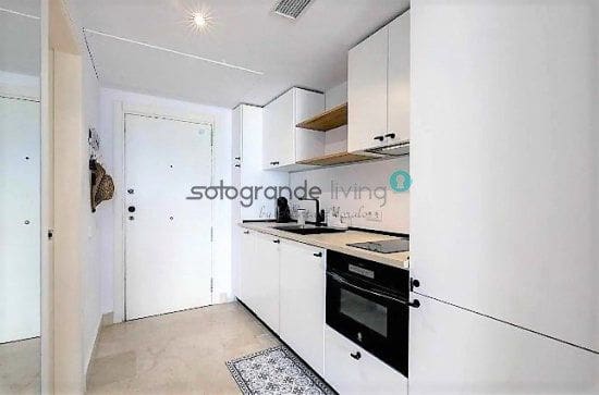 Leilighet til salgs i Sotogrande med garasje - € 1 300 (Ref: 6998264)