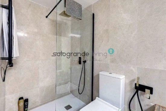 Leilighet til salgs i Sotogrande med garasje - € 1 300 (Ref: 6998264)