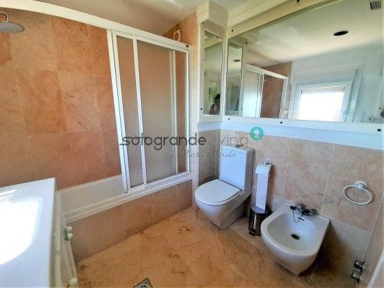 4 camera da letto Appartamento da affittare in Sotogrande con garage - 3.000 € (Rif: 6998265)