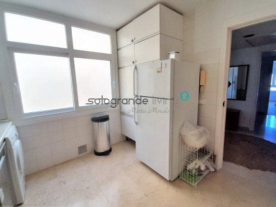 4 camera da letto Appartamento da affittare in Sotogrande con garage - 3.000 € (Rif: 6998265)