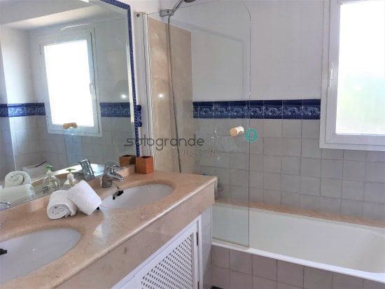 5 soveværelse Villa til leje i Sotogrande - € 5.000 (Ref: 7259937)