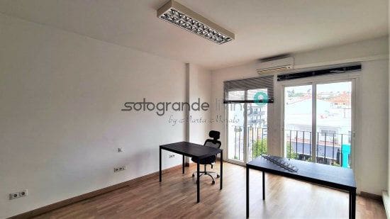 5 soveværelse Kontor til salg i Pueblo Nuevo de Guadiaro - € 225.000 (Ref: 7384548)