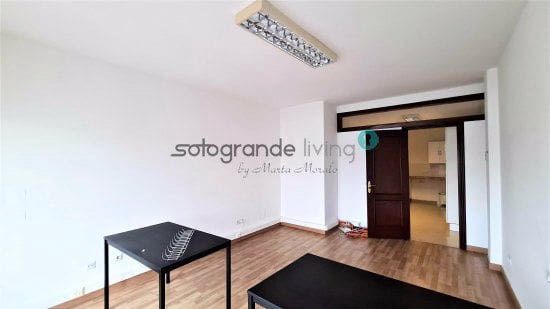 5 soveværelse Kontor til salg i Pueblo Nuevo de Guadiaro - € 225.000 (Ref: 7384548)