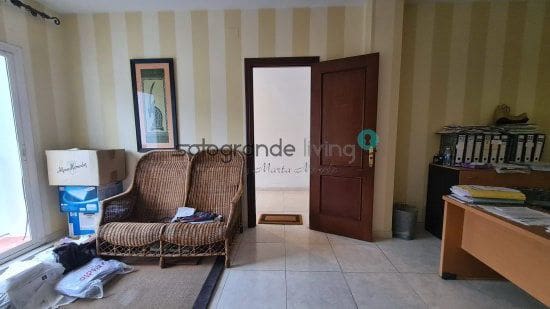 5 soveværelse Kontor til salg i Pueblo Nuevo de Guadiaro - € 225.000 (Ref: 7384548)