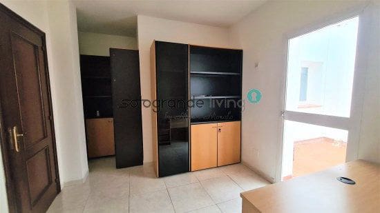 5 soveværelse Kontor til salg i Pueblo Nuevo de Guadiaro - € 225.000 (Ref: 7384548)