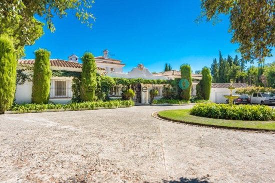 5 bedroom Villa for sale in Sotogrande - € 2,800,000 (Ref: 7389421)