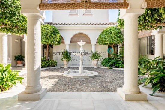 5 bedroom Villa for sale in Sotogrande - € 2,800,000 (Ref: 7389421)