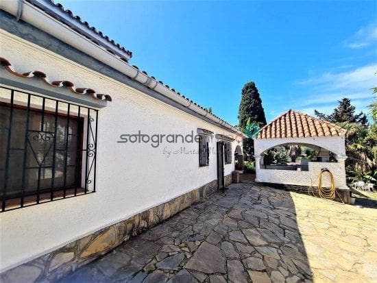 7 soveværelse Finca/Landehus til salg i San Enrique de Guadiaro - € 875.000 (Ref: 7499057)