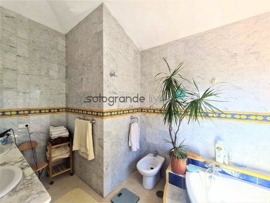 7 soveværelse Finca/Landehus til salg i San Enrique de Guadiaro - € 875.000 (Ref: 7499057)