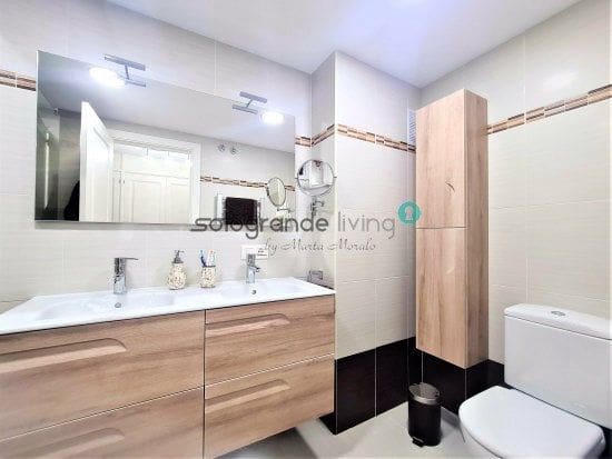 2 chambre Appartement à vendre à La Duquesa / Puerto de la Duquesa avec garage - 345 000 € (Ref: 7522300)