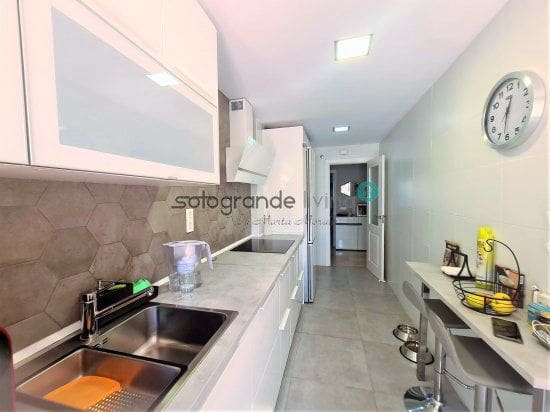 2 chambre Appartement à vendre à La Duquesa / Puerto de la Duquesa avec garage - 345 000 € (Ref: 7522300)