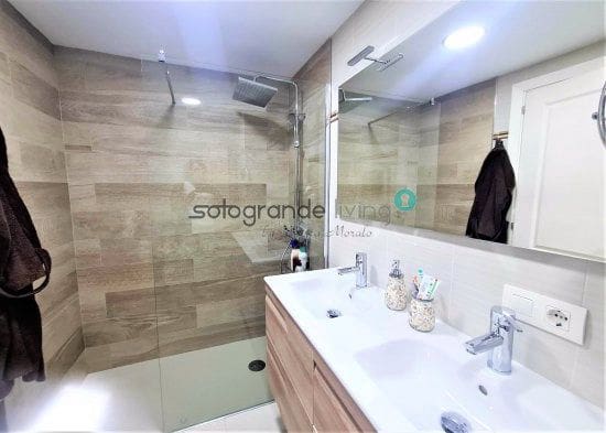 2 chambre Appartement à vendre à La Duquesa / Puerto de la Duquesa avec garage - 345 000 € (Ref: 7522300)