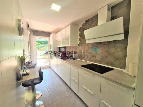 2 chambre Appartement à vendre à La Duquesa / Puerto de la Duquesa avec garage - 345 000 € (Ref: 7522300)