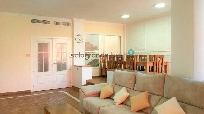 5 soverom Hus til salgs i Sotogrande - € 3 000 (Ref: 7530935)