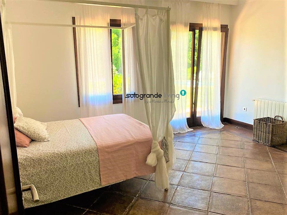 4 chambre Villa/Maison à vendre à Sotogrande - 1 800 000 € (Ref: 7590578)