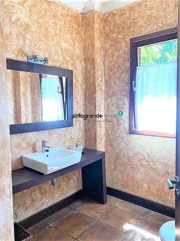 Chalet de 4 habitaciones en Sotogrande Alto, San Roque en venta - 1.800.000 € (Ref: 7590578)