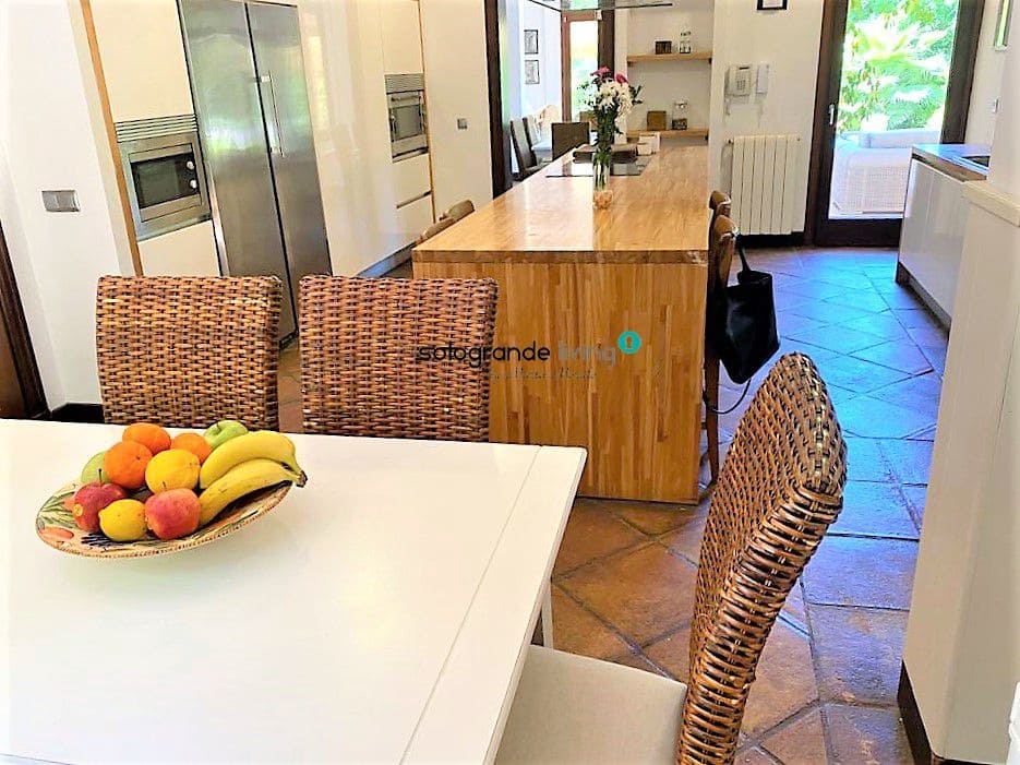 4 chambre Villa/Maison à vendre à Sotogrande - 1 800 000 € (Ref: 7590578)