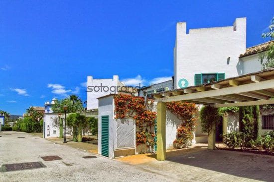 4 soverom Hus til salgs i Sotogrande - € 5 000 (Ref: 7634476)