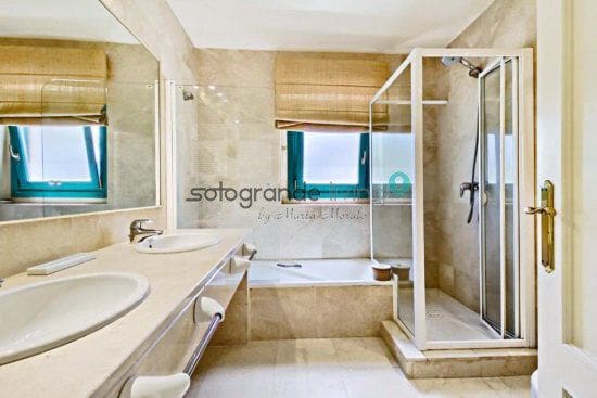 4 soverom Hus til salgs i Sotogrande - € 5 000 (Ref: 7634476)
