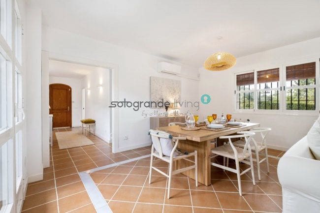 5 makuuhuone Huvila lomavuokrausta paikassa Sotogrande mukana 
autotalli - 3 500 € (Ref: 7640811)