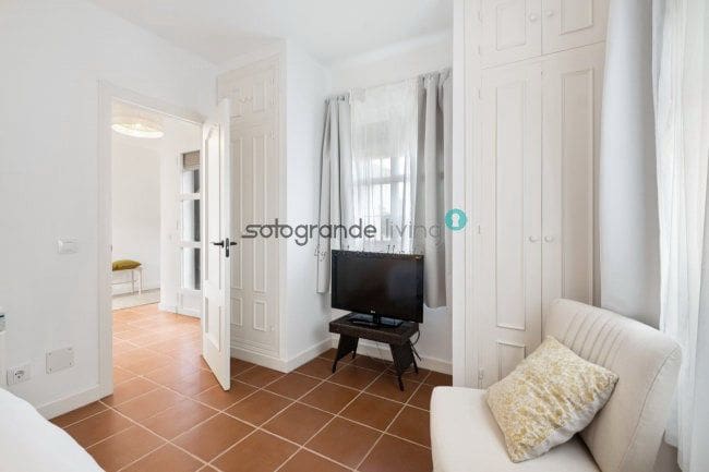 5 makuuhuone Huvila lomavuokrausta paikassa Sotogrande mukana 
autotalli - 3 500 € (Ref: 7640811)