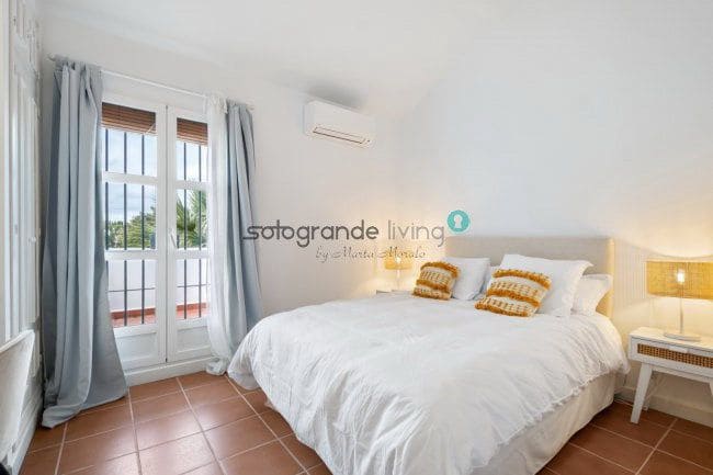 5 makuuhuone Huvila lomavuokrausta paikassa Sotogrande mukana 
autotalli - 3 500 € (Ref: 7640811)