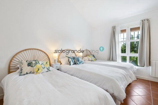 5 makuuhuone Huvila lomavuokrausta paikassa Sotogrande mukana 
autotalli - 3 500 € (Ref: 7640811)