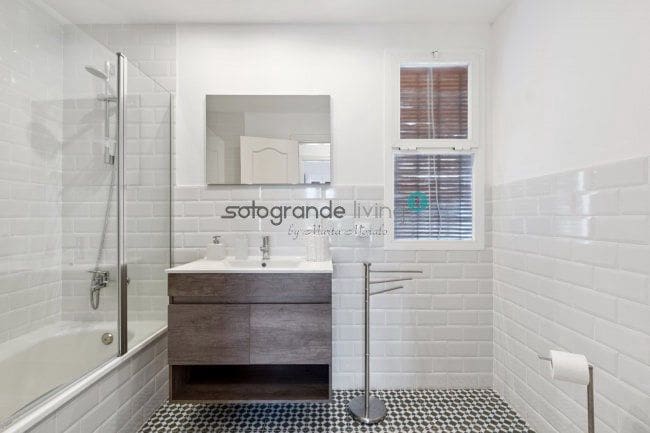 5 makuuhuone Huvila lomavuokrausta paikassa Sotogrande mukana 
autotalli - 3 500 € (Ref: 7640811)