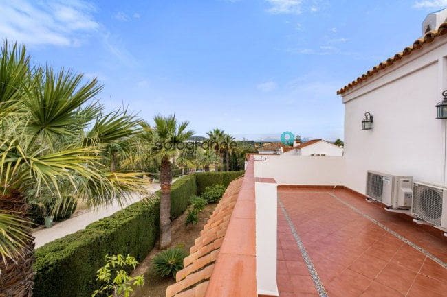 5 makuuhuone Huvila lomavuokrausta paikassa Sotogrande mukana 
autotalli - 3 500 € (Ref: 7640811)