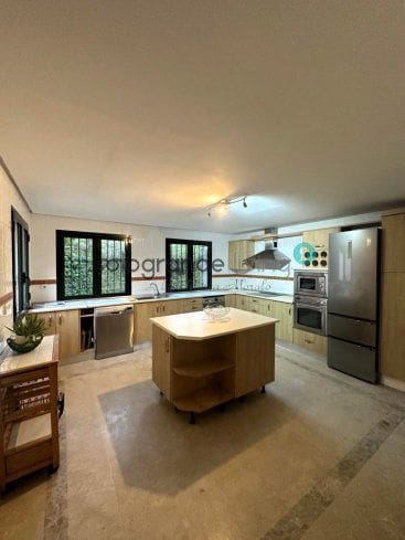 5 chambre Villa/Maison à vendre à Sotogrande avec garage - 1 100 000 € (Ref: 7824507)