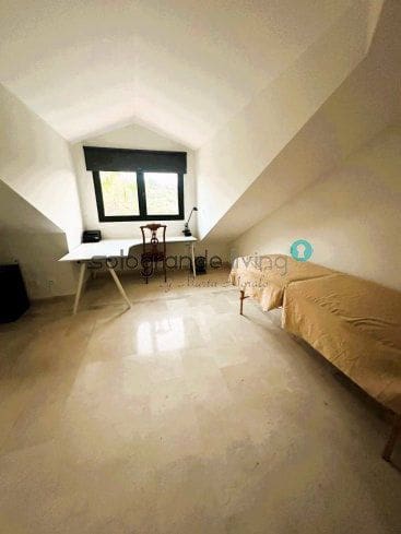 5 chambre Villa/Maison à vendre à Sotogrande avec garage - 1 100 000 € (Ref: 7824507)