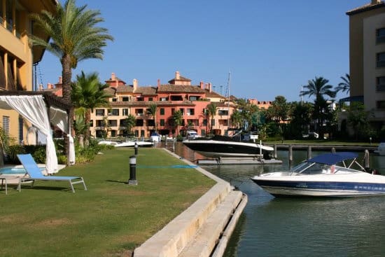 3 soveværelse Lejlighed til leje i Sotogrande med garage - € 2.000 (Ref: 7880139)