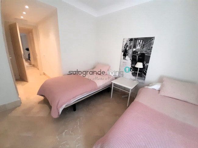 3 soveværelse Lejlighed til leje i Sotogrande med garage - € 2.000 (Ref: 7880139)