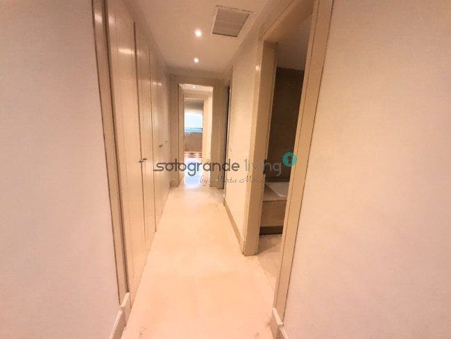 3 soveværelse Lejlighed til leje i Sotogrande med garage - € 2.000 (Ref: 7880139)