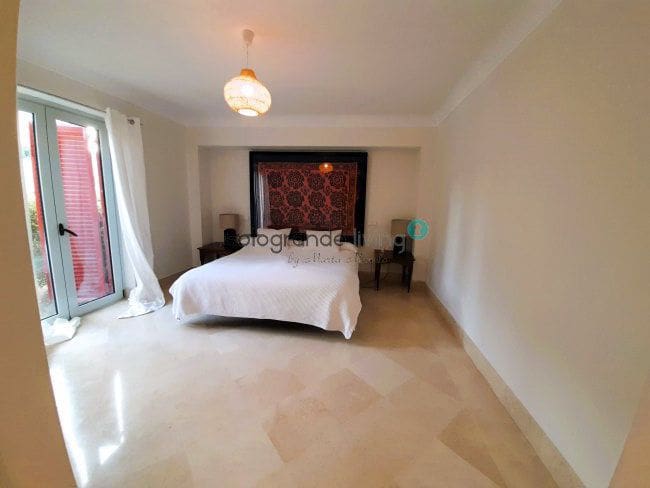 3 soveværelse Lejlighed til leje i Sotogrande med garage - € 2.000 (Ref: 7880139)