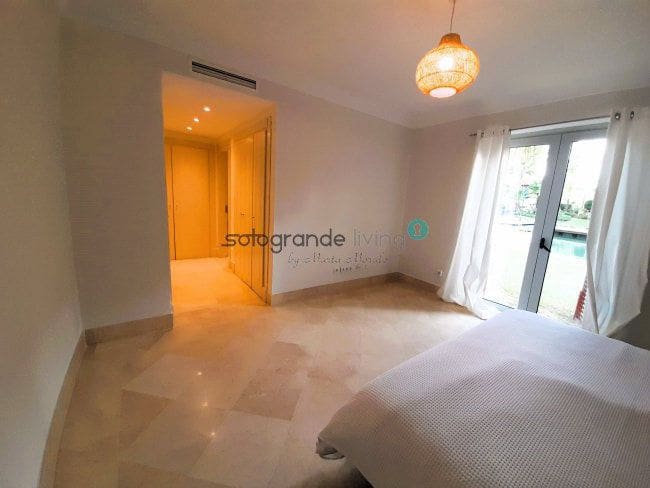 3 soveværelse Lejlighed til leje i Sotogrande med garage - € 2.000 (Ref: 7880139)