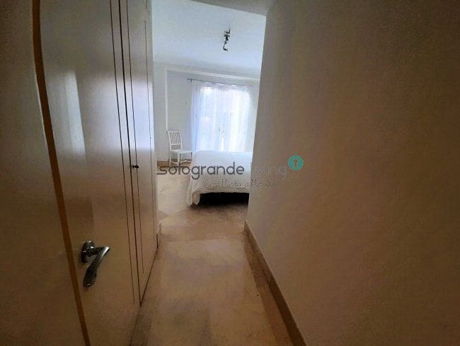 3 soveværelse Lejlighed til leje i Sotogrande med garage - € 2.000 (Ref: 7880139)