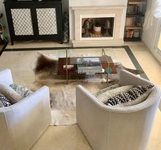 4 bedroom Apartment for rent in San Roque with garage - € 3,000 (Ref: 7890694)