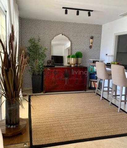 4 bedroom Apartment for rent in San Roque with garage - € 3,000 (Ref: 7890694)