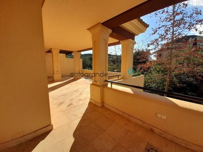 3 soverom Leilighet til leie i Sotogrande med svømmebasseng garasje - € 3 500 (Ref: 7903069)