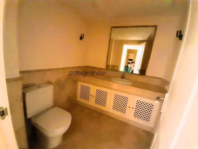 3 soverom Leilighet til leie i Sotogrande med svømmebasseng garasje - € 3 500 (Ref: 7903069)