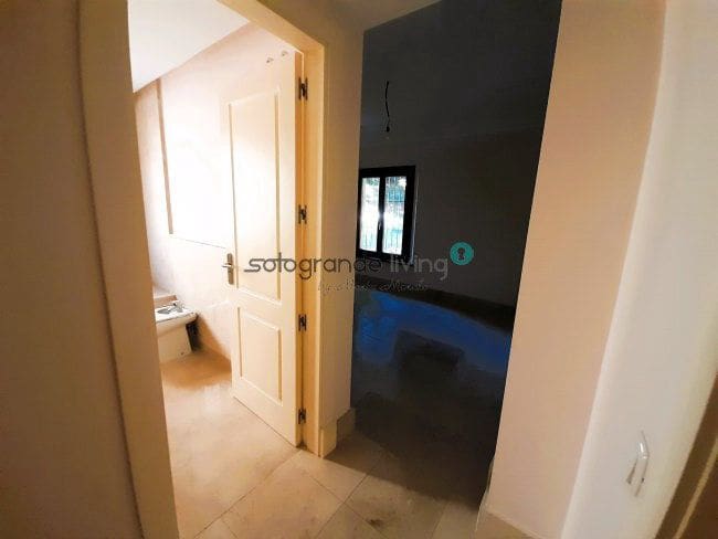 3 soverom Leilighet til leie i Sotogrande med svømmebasseng garasje - € 3 500 (Ref: 7903069)