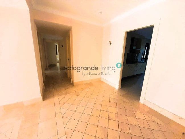 3 soverom Leilighet til leie i Sotogrande med svømmebasseng garasje - € 3 500 (Ref: 7903069)