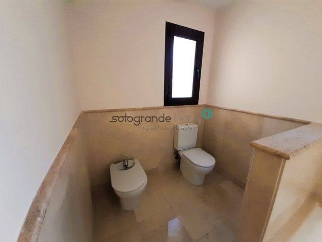 3 soverom Leilighet til leie i Sotogrande med svømmebasseng garasje - € 3 500 (Ref: 7903069)