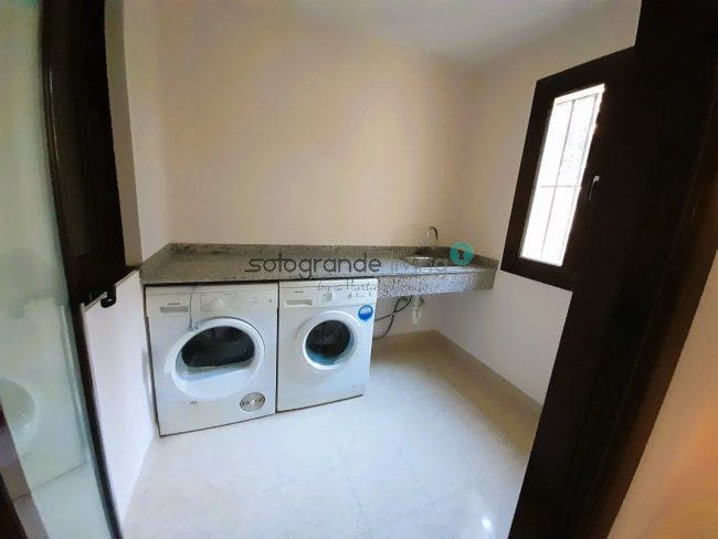 3 soverom Leilighet til leie i Sotogrande med svømmebasseng garasje - € 3 500 (Ref: 7903069)