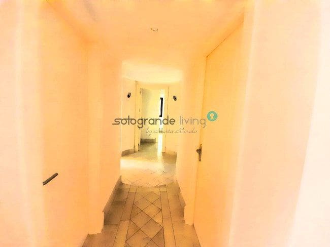 3 soverom Leilighet til leie i Sotogrande med svømmebasseng garasje - € 3 500 (Ref: 7903069)